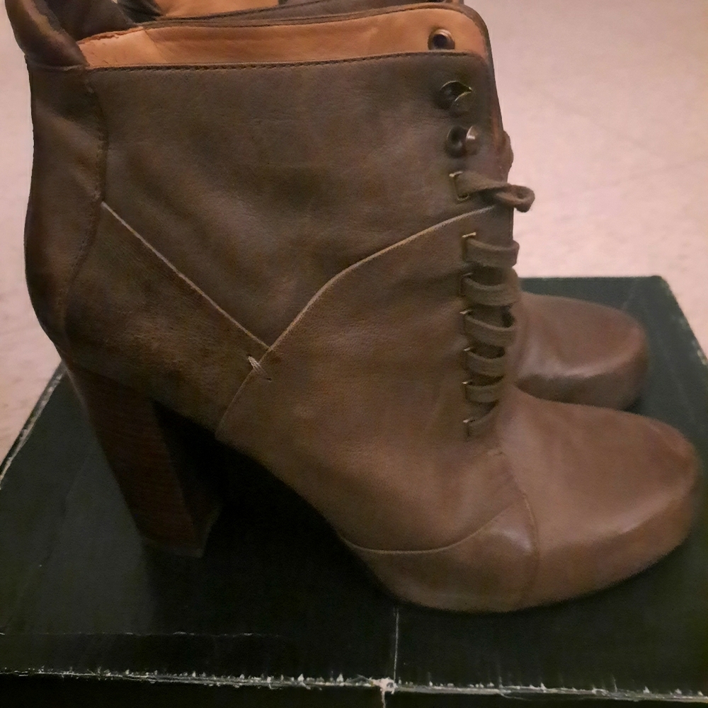 Ankle boots